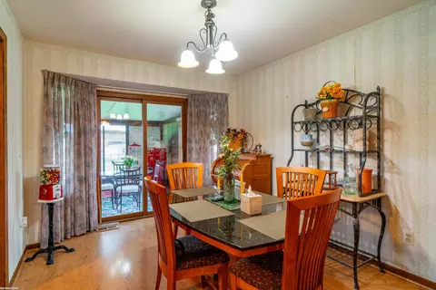 Dining - 47799 Farmbrook, Chesterfield, MI 48051 photo 4 of 4