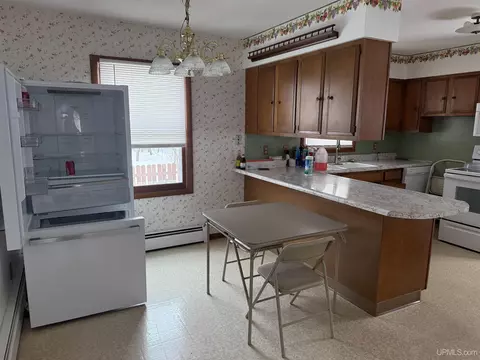 Kitchen - 602 Cedar, Munising, MI 49862 photo 3 of 3
