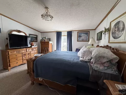 Bedroom - e9716 Old Indiantown Road, Munising, MI 49862 photo 2 of 2