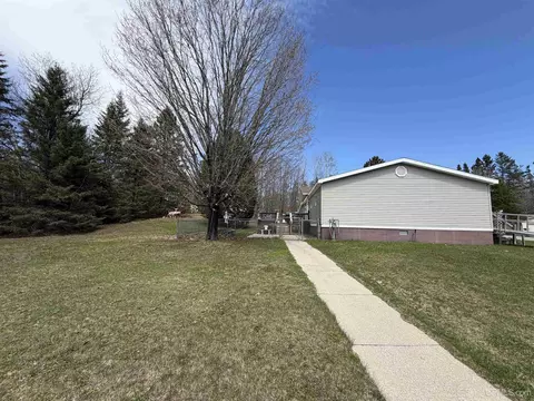 Exterior - e9716 Old Indiantown Road, Munising, MI 49862 photo 7 of 8