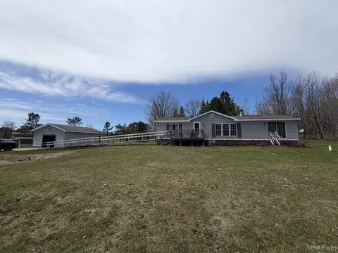 Exterior - e9716 Old Indiantown Road, Munising, MI 49862 photo 3 of 8