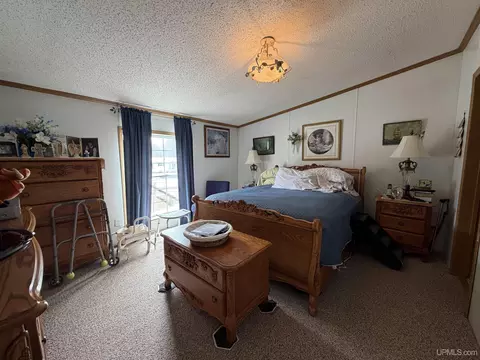 Bedroom - e9716 Old Indiantown Road, Munising, MI 49862 photo 1 of 2