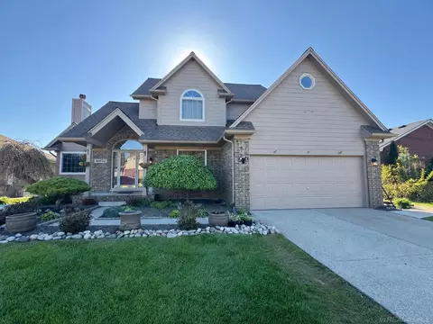49132 Stratford, Chesterfield, MI 48047