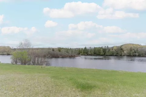 268 River Pointe, Kingsford, MI 49802