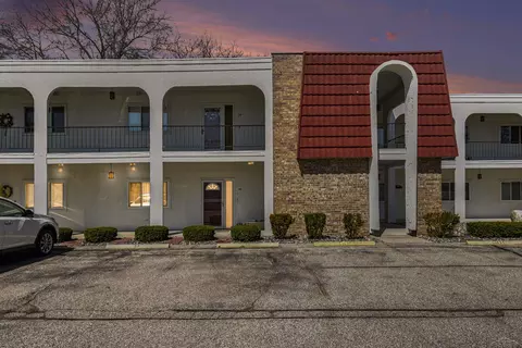 9030 Greenway #D-50, Saginaw, MI 48609