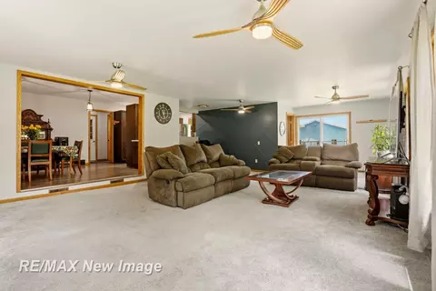 Living - 12975 Frost, Hemlock, MI 48626 photo 7 of 8
