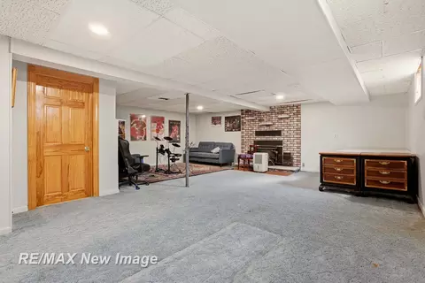 Living - 12975 Frost, Hemlock, MI 48626 photo 8 of 8