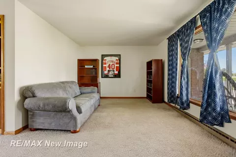 Living - 12975 Frost, Hemlock, MI 48626 photo 2 of 8