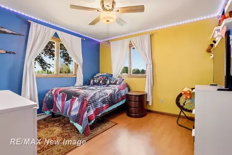 Bedroom - 12975 Frost, Hemlock, MI 48626 photo 3 of 6