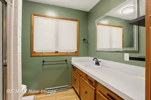 Bath - 12975 Frost, Hemlock, MI 48626 photo 3 of 3