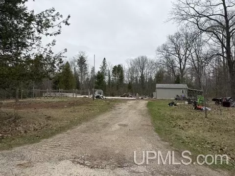 w8134 Pike Hill Road, Amberg T-wi, WI 54102