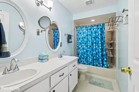 Bath - 47619 Lamplighter, Macomb, MI 48044 photo 3 of 5
