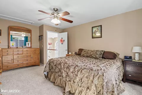 Bedroom - 47619 Lamplighter, Macomb, MI 48044 photo 4 of 9