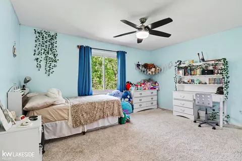 Bedroom - 47619 Lamplighter, Macomb, MI 48044 photo 7 of 9
