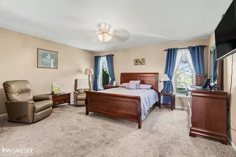 Bedroom - 47619 Lamplighter, Macomb, MI 48044 photo 1 of 9