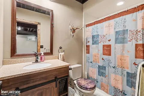 Bath - 47619 Lamplighter, Macomb, MI 48044 photo 5 of 5
