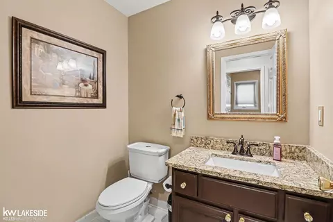 Bath - 47619 Lamplighter, Macomb, MI 48044 photo 4 of 5