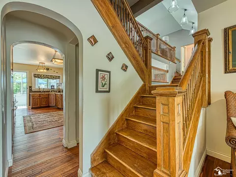 Entry Way - 404 Elm, Monroe, MI 48162 photo 3 of 14