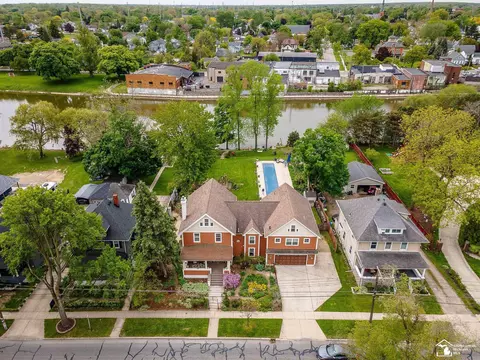 View/Area - 404 Elm, Monroe, MI 48162 photo 2 of 6