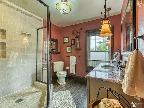Bath - 404 Elm, Monroe, MI 48162 photo 8 of 9