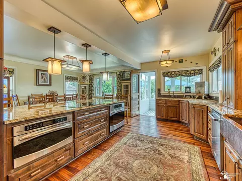 Kitchen - 404 Elm, Monroe, MI 48162 photo 4 of 7