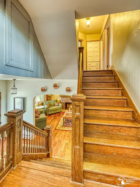 Entry Way - 404 Elm, Monroe, MI 48162 photo 6 of 14