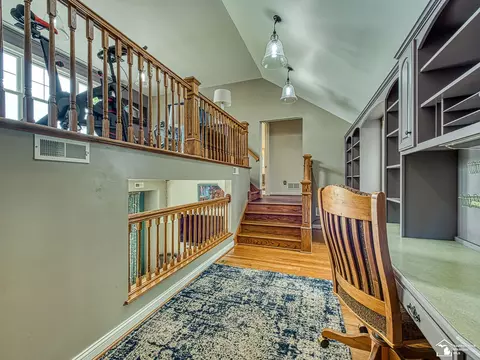 Entry Way - 404 Elm, Monroe, MI 48162 photo 8 of 14
