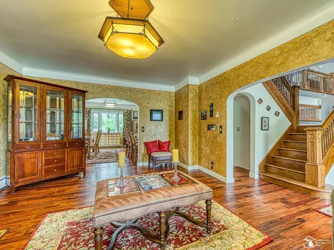 Living - 404 Elm, Monroe, MI 48162 photo 2 of 8