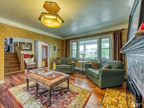 Living - 404 Elm, Monroe, MI 48162 photo 3 of 8