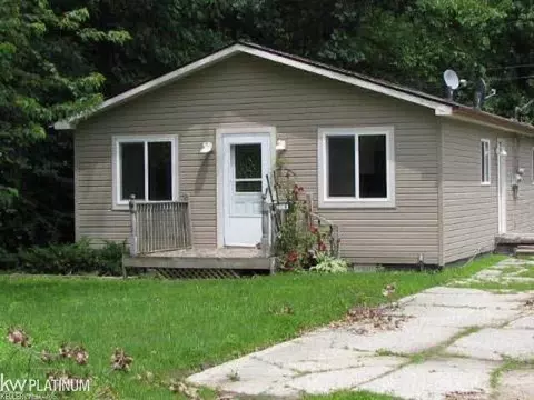 9083 Island, Clay, MI 48001