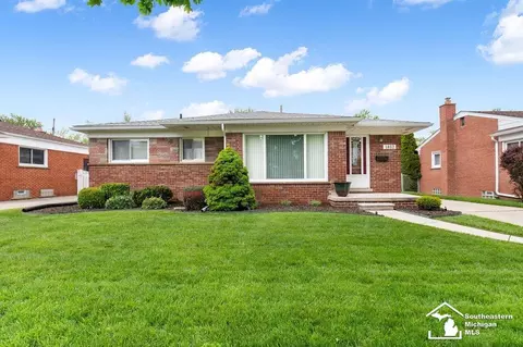 1852 E Longmeadow, Trenton, MI 48183