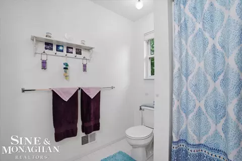 Bath - 2109 Ash, Saint Clair, MI 48079 photo 1 of 4