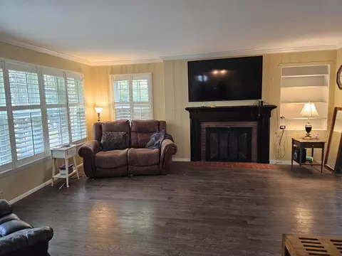 Living - 617 Pine, Owosso, MI 48867 photo 1 of 3