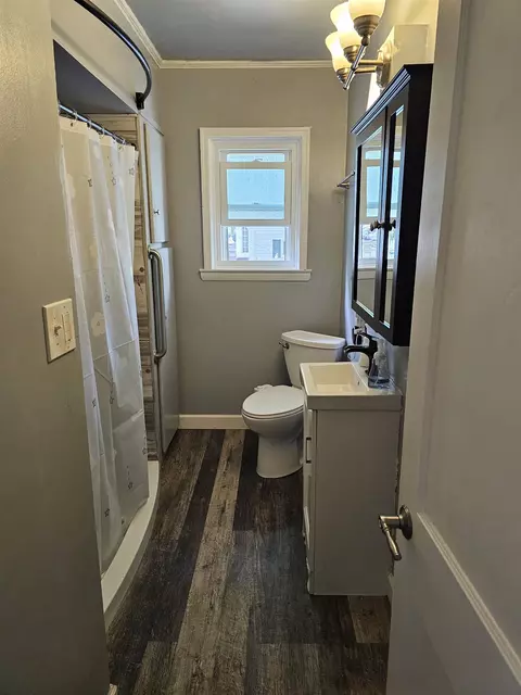 Bath - 617 Pine, Owosso, MI 48867 photo 2 of 2