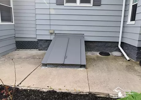 Exterior - 317 E 5th, Monroe, MI 48161 photo 10 of 18