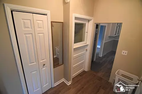 Entry Way - 317 E 5th, Monroe, MI 48161 photo 1 of 2
