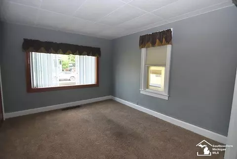 Living - 317 E 5th, Monroe, MI 48161 photo 2 of 5