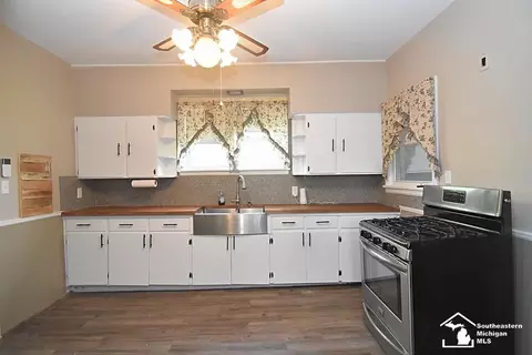 Kitchen - 317 E 5th, Monroe, MI 48161 photo 2 of 4