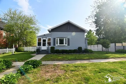 Exterior - 317 E 5th, Monroe, MI 48161 photo 2 of 18