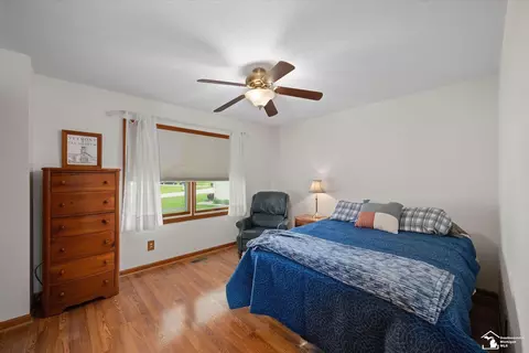 Bedroom - 8085 Wadding, Onsted, MI 49265 photo 3 of 9