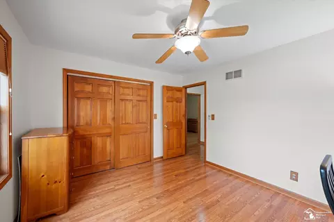 Bedroom - 8085 Wadding, Onsted, MI 49265 photo 2 of 9