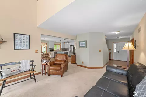 Entry Way - 8085 Wadding, Onsted, MI 49265 photo 3 of 7