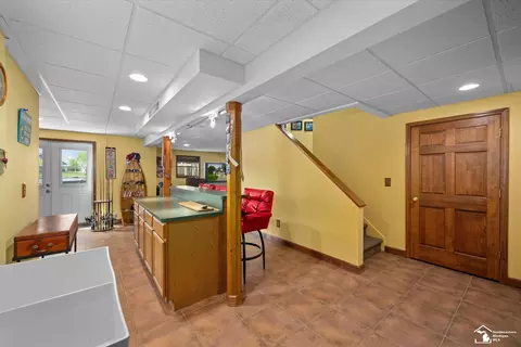 Entry Way - 8085 Wadding, Onsted, MI 49265 photo 6 of 7
