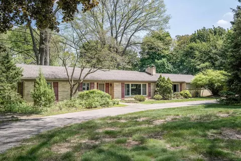 2800 Tewksbury, Troy, MI 48098