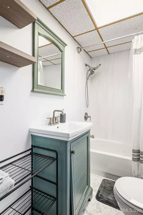 Bath - 1805 Cindy, Ishpeming, MI 49849 photo 1 of 2