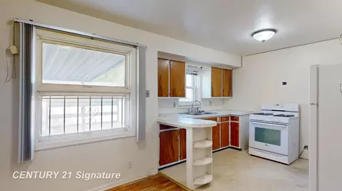 Kitchen - 1847 Barks, Flint, MI 48503 photo 2 of 4