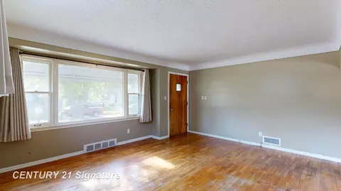 Living - 1847 Barks, Flint, MI 48503 photo 2 of 4