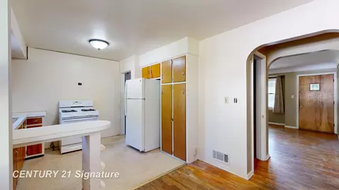 Entry Way - 1847 Barks, Flint, MI 48503 photo 1 of 2