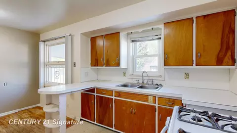 Kitchen - 1847 Barks, Flint, MI 48503 photo 3 of 4