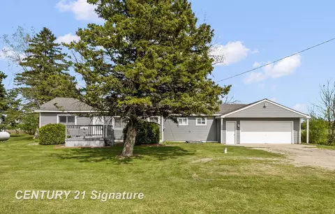 1005 S Meridian, Merrill, MI 48637